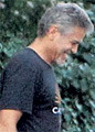 Клуни не смог расплатиться автографом