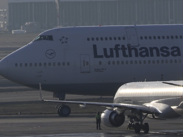 Отмена почти 5 тыс. рейсов обошлась Lufthansa в 75 млн евро