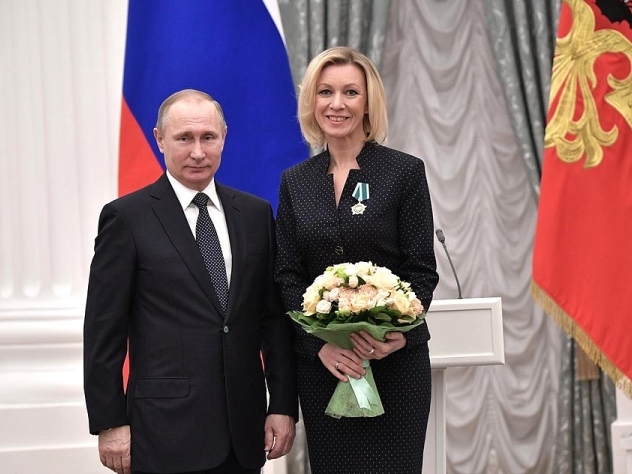 Мария Захарова предложила самой несексуальной женщине мира свидание с российским послом в США