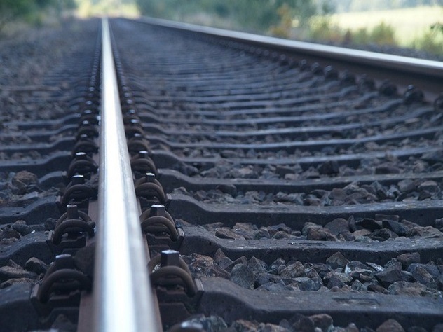 Беременную модель насмерть сбил поезд во время фотосессии