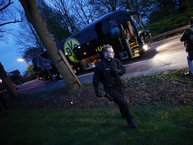 Три взрыва остановили автобус с футболистами «Боруссии»