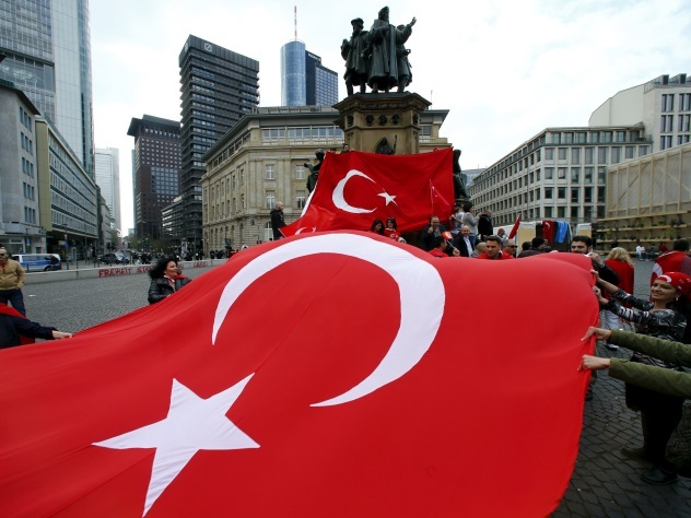 Турецкий депутат призвал сбить еще один российский самолет
