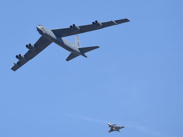 Бомбардировщики-ракетоносцы ВВС США приблизились к российской границе 
