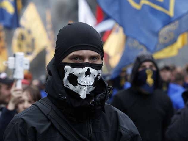 Западные спецслужбы решили бороться с Россией руками украинских радикалов