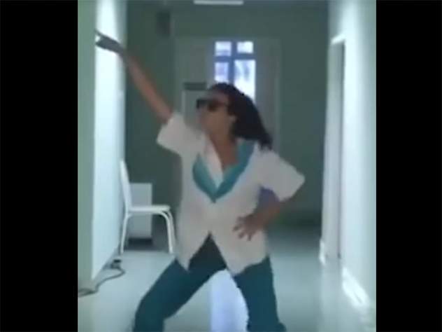 Медики устроили флеш-моб «Грязные танцы»