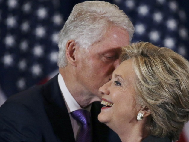 Хиллари не собирается уходить от Билла Клинтона