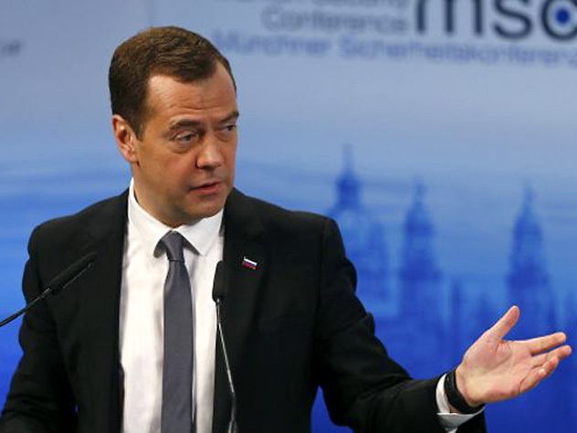 Медведев не будет повышать налоги