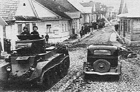 Чужой земли мы не хотим ни пяди, но и своей вершка не отдадим!