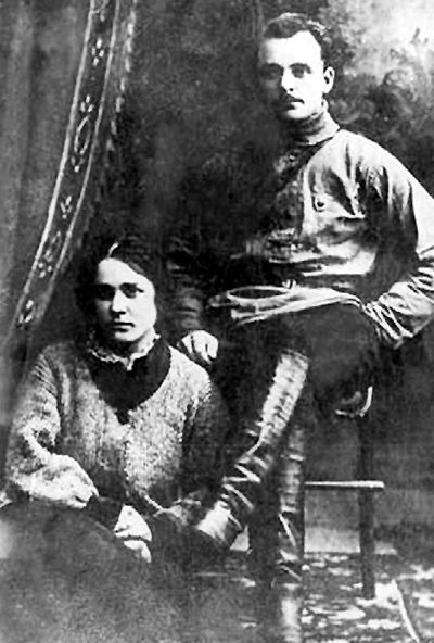 Дмитрий ФУРМАНОВ с женой Анной провели медовый месяц в чапаевской дивизии, можно сказать, на глазах бойцов