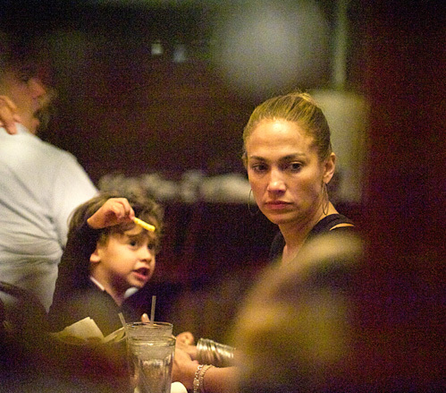 Дети Дженнифер ЛОПЕС тоже обожают фаст-фуд