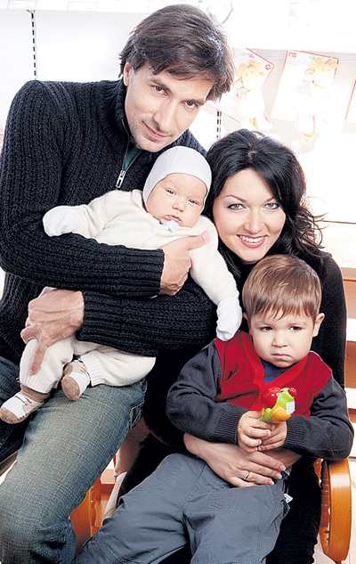 Григорий и Юлия с сыновьями Ваней и Федей (2009 г.) Фото: «PhotoXPress»