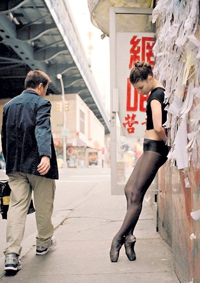 Американский фотограф Дэйн ШИТАГИ снимает хрупких балерин на улицах Нью-Йорка...