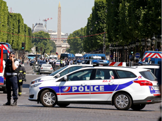 В Париже грабители напали на чиновника Рособоронэкспорта