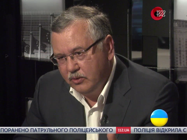 Экс-глава Минобороны Украины призвал взрывать автомобили в России