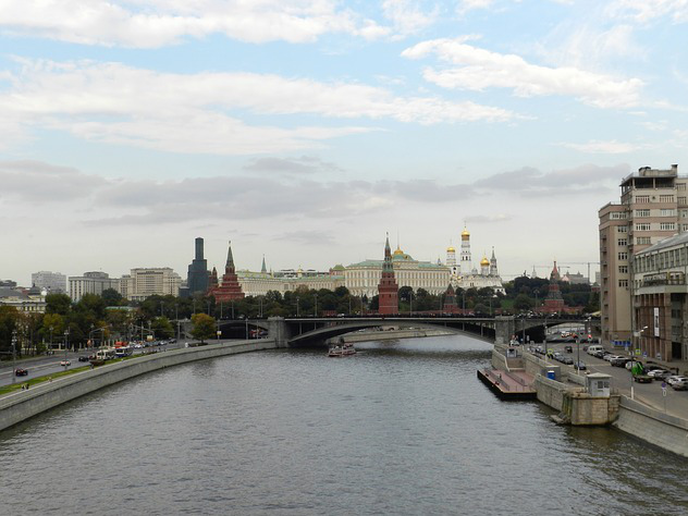 В Москве пьяный мужчина угнал теплоход и протаранил другое судно