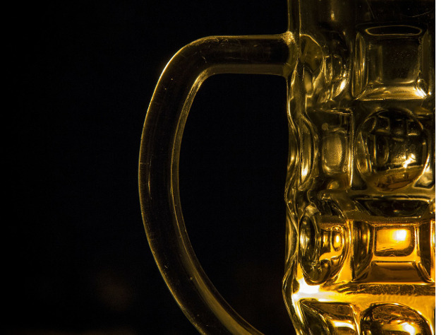 Умеренное употребление алкоголя предотвращает старческое слабоумие