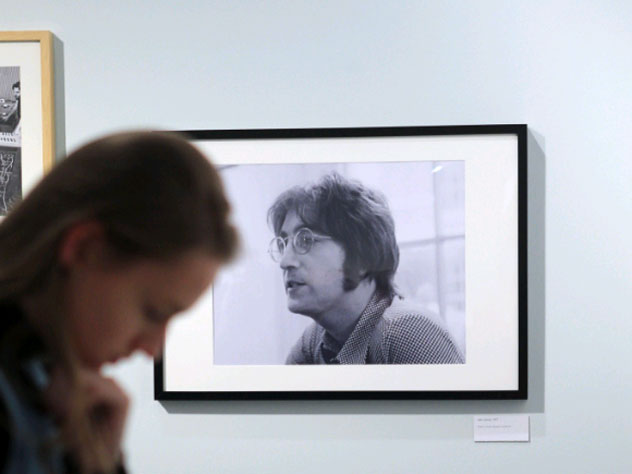 Неопубликованные снимки Леннона нашли среди хлама