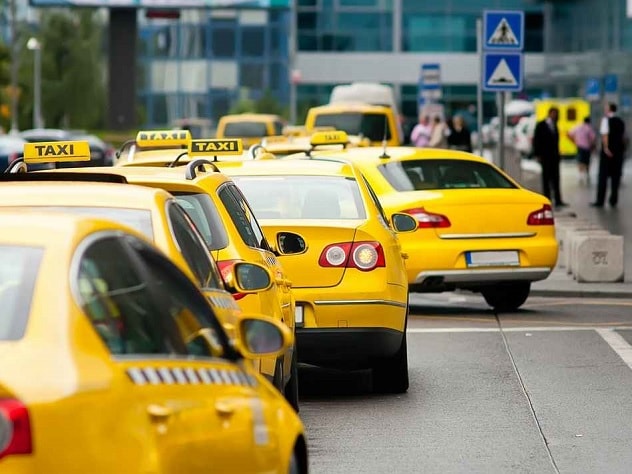 Инспекторы выявили 3,8 тысячи нарушений у столичных таксистов
