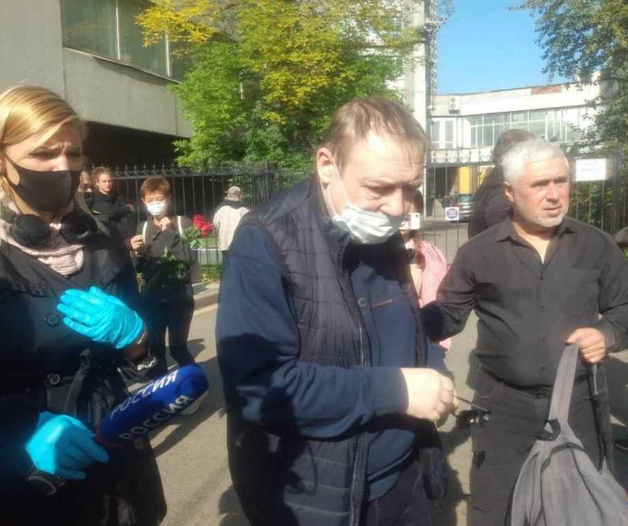 Александр Семчев появился на похоронах Михаила Борисова 