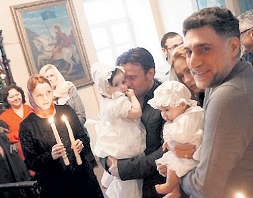 Лаура кеосаян с мужем и дочерью фото