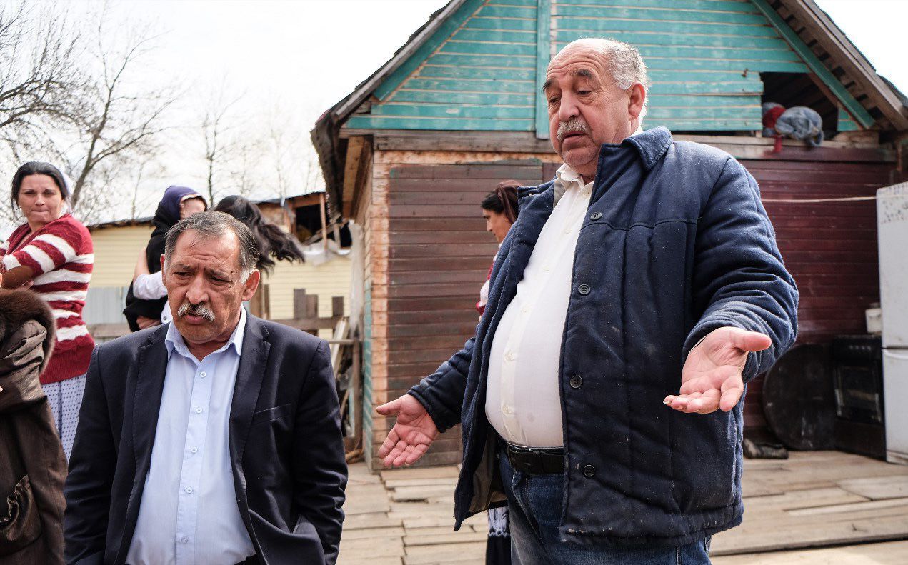 В Плеханово под Тулой показательно разломали один цыганский дом - Экспресс  газета