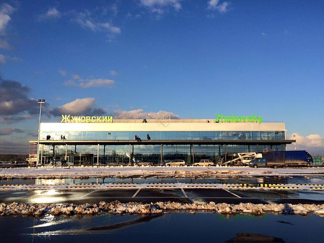 Аэропорт «Жуковский» начал принимать рейсы после инцидента с самолетом