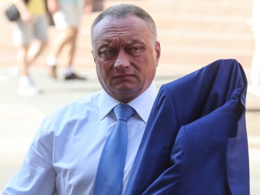 Заказал партнера за 100 тысяч долларов: сенатора Дмитрия Савельева задержали на выходе из зала заседаний Совфеда